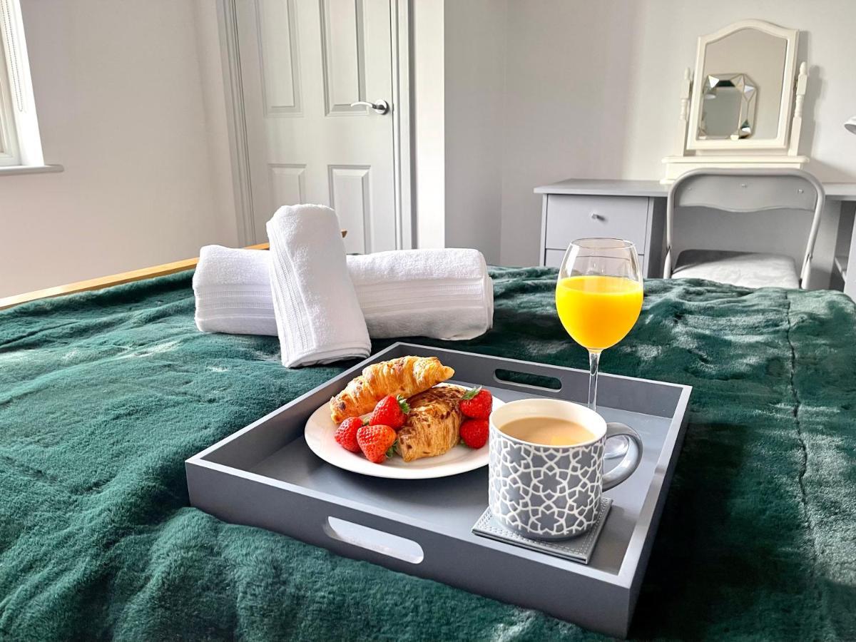 Stylish Cosy And Bright Apartment - Fantastic Location - Perfect For Business Or Solo Travellers Bishop's Strotford Exterior foto