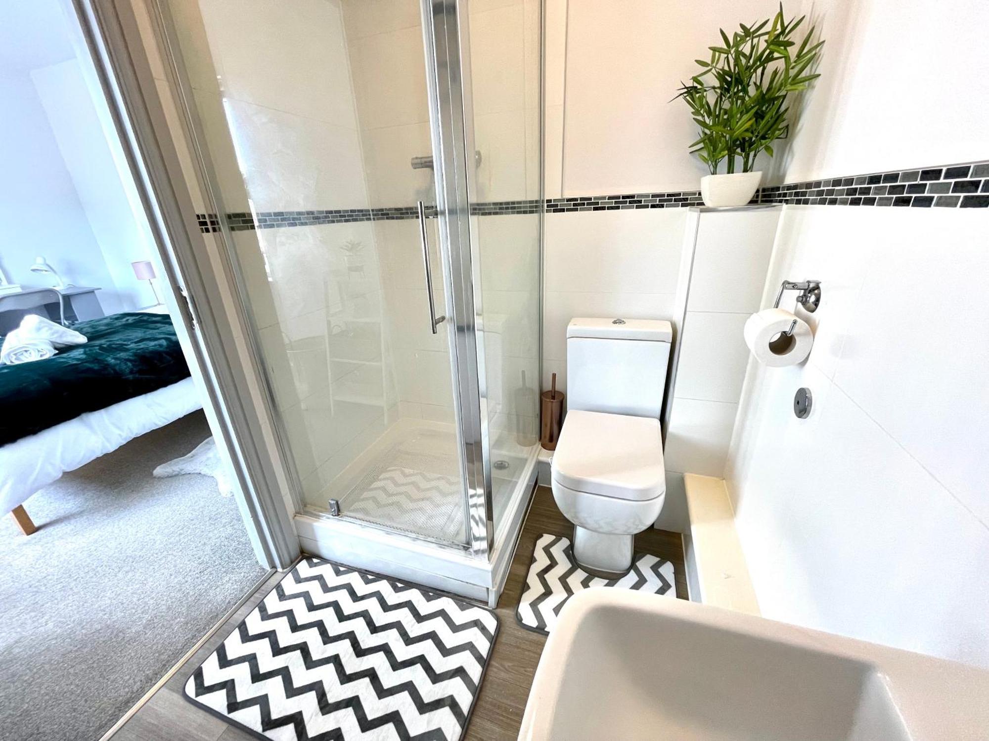 Stylish Cosy And Bright Apartment - Fantastic Location - Perfect For Business Or Solo Travellers Bishop's Strotford Exterior foto